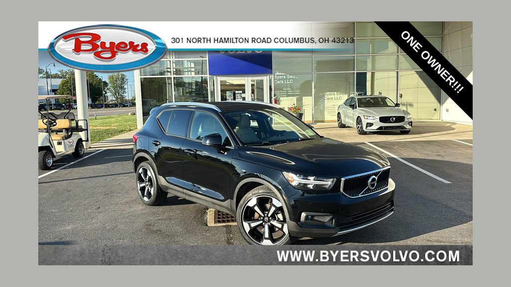 Used 2022 Volvo XC40 T5 Momentum w/ Premium Package