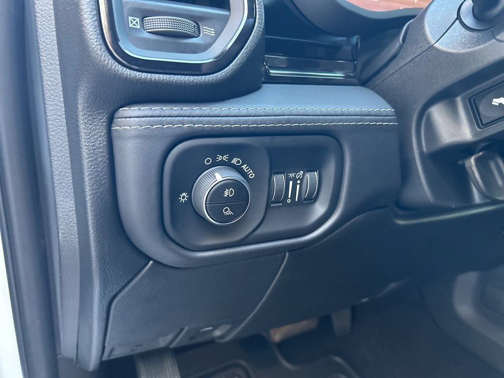 New 2026 RAM 3500 Limited AWD/4WD image 47