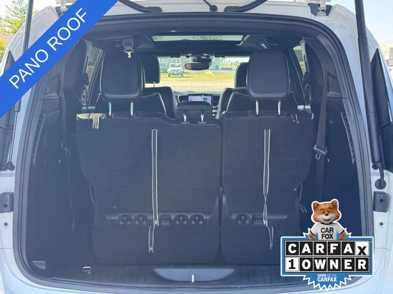 Used 2025 Chrysler Pacifica Limited image 4
