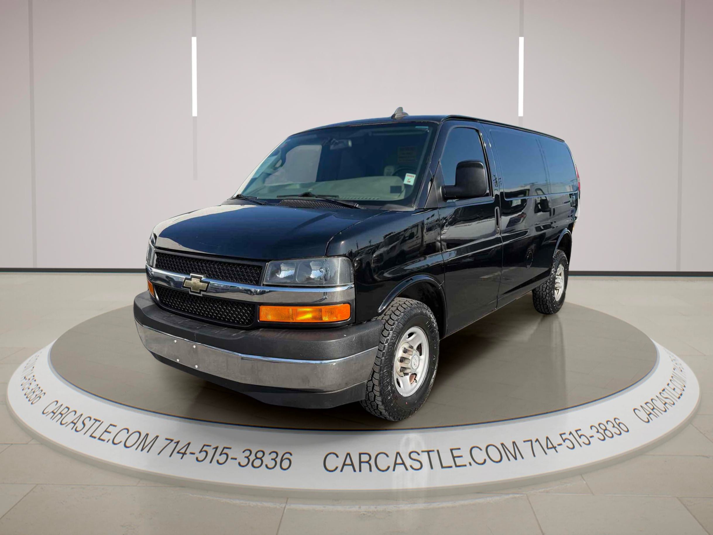 Used 2018 Chevrolet Express 2500 w/ Driver Convenience Package RWD image 1