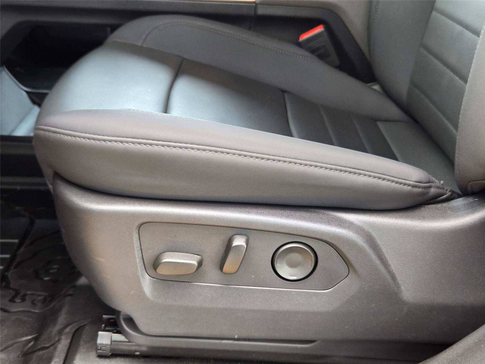 Used 2024 GMC Hummer EV 2X w/ LPO, Illumination Package image 28