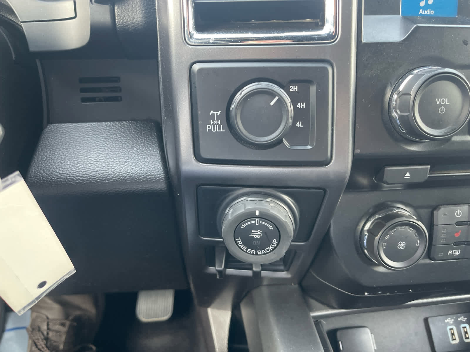 Used 2016 Ford F150 XLT w/ Equipment Group 302A Luxury image 17