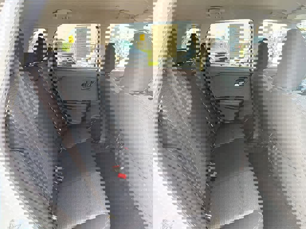 Used 2023 Nissan Rogue SV image 32