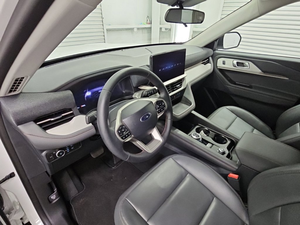 Used 2026 Ford Explorer Active w/ Active Comfort Package AWD/4WD image 12