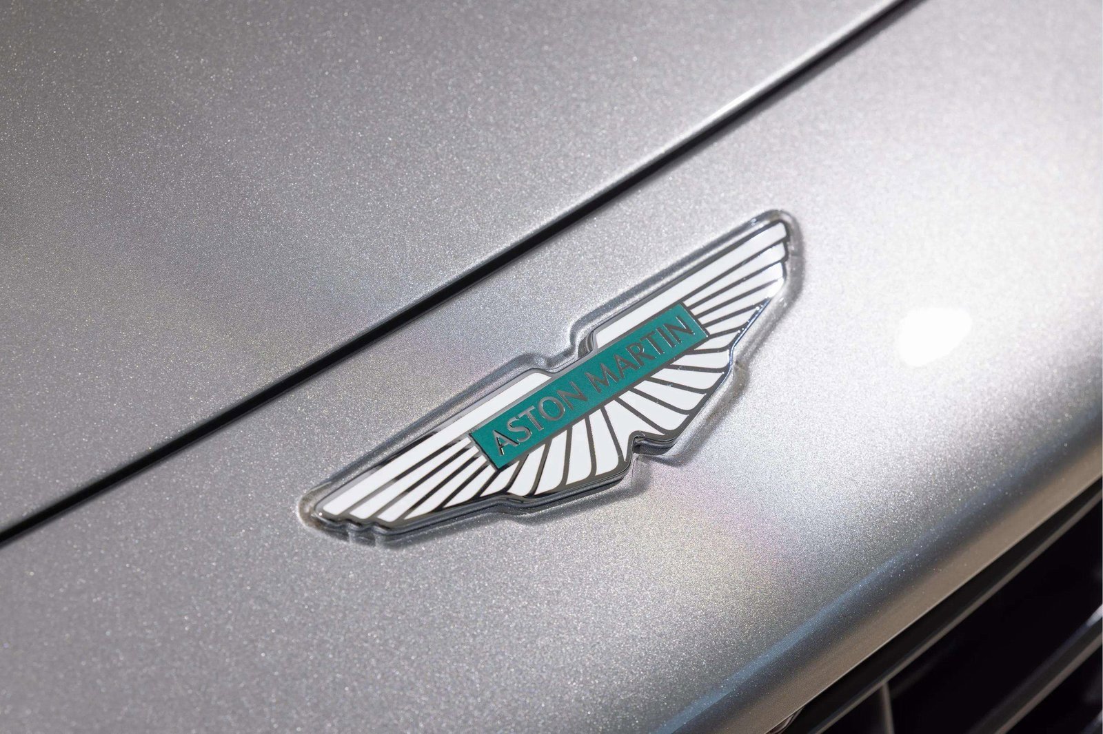 Used 2025 Aston Martin V8 Vantage Coupe image 17