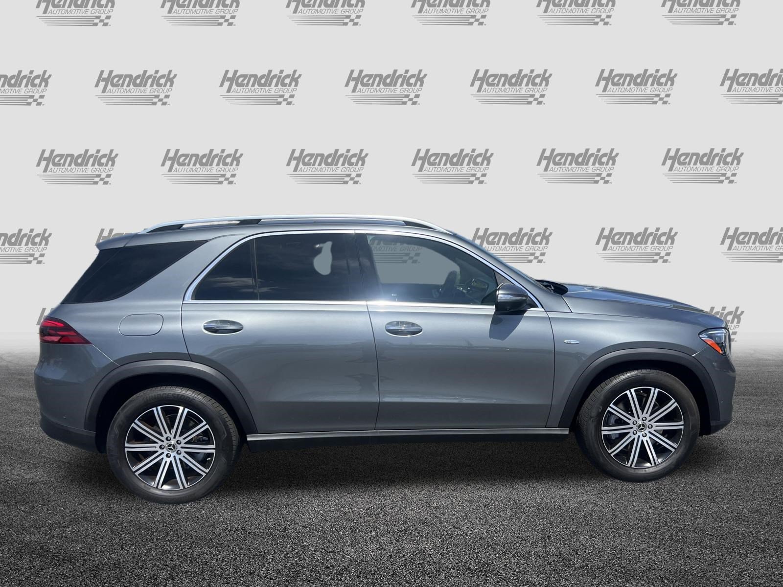 Certified 2025 Mercedes-Benz GLE 450e 4MATIC w/ Driver Assistance Package image 11