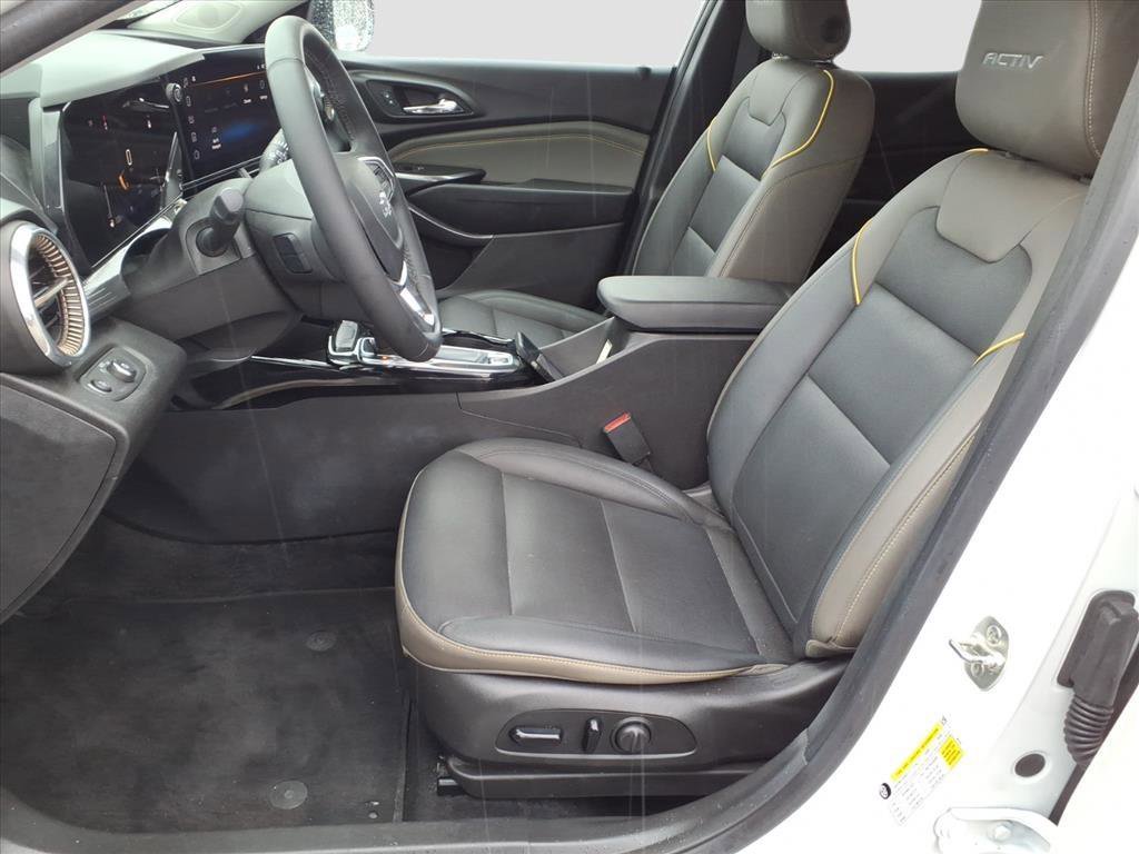 Used 2024 Chevrolet Trax ACTIV image 12