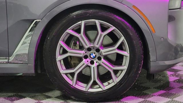 Used 2025 BMW X7 xDrive40i image 23