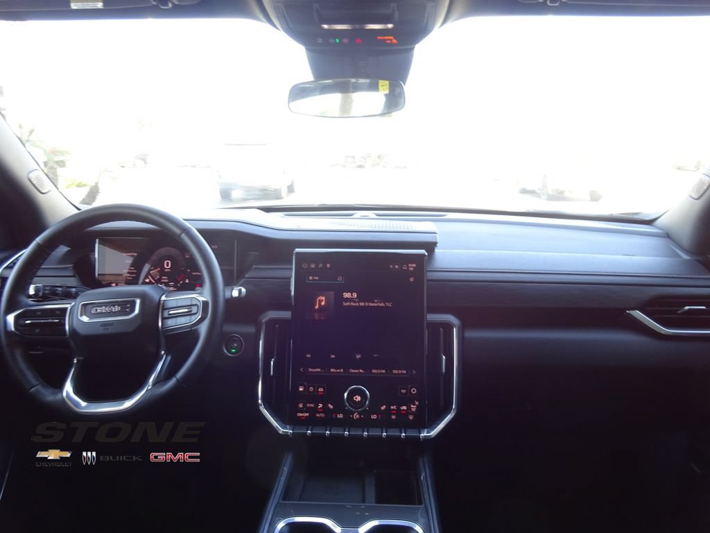Certified 2025 GMC Acadia Elevation FWD image 23