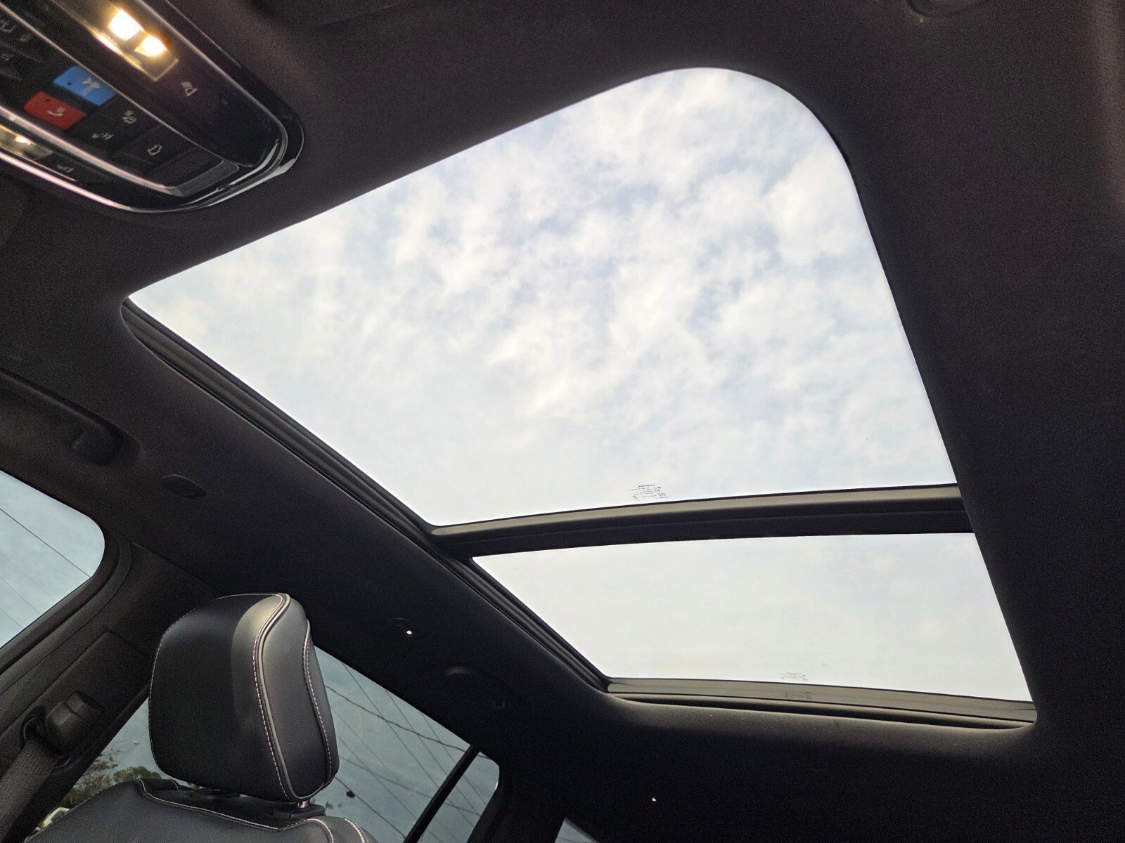 Used 2024 Jeep Grand Cherokee L Overland w/ Trailer Tow Package image 15