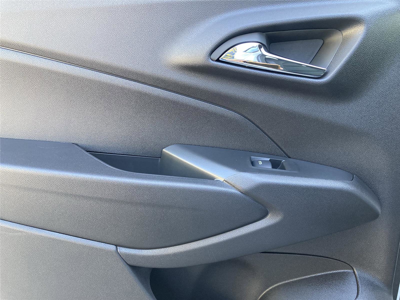 New 2026 Chevrolet Trax RS w/ Sunroof Package image 17