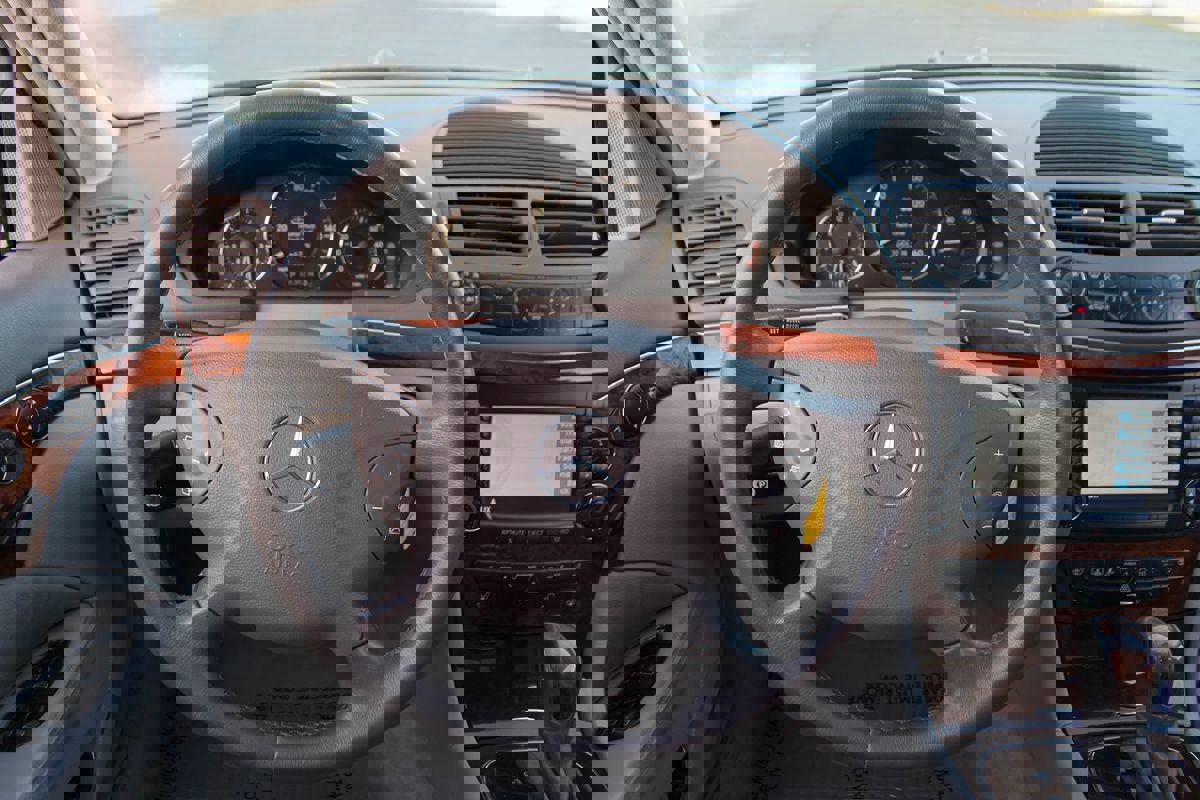 Used 2004 Mercedes-Benz E 320 Sedan image 24