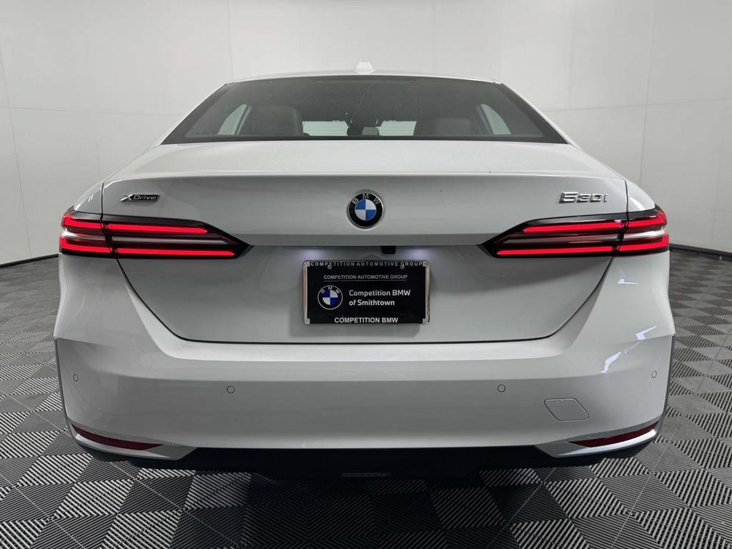 Used 2026 BMW 530i xDrive w/ Premium Package AWD/4WD image 9