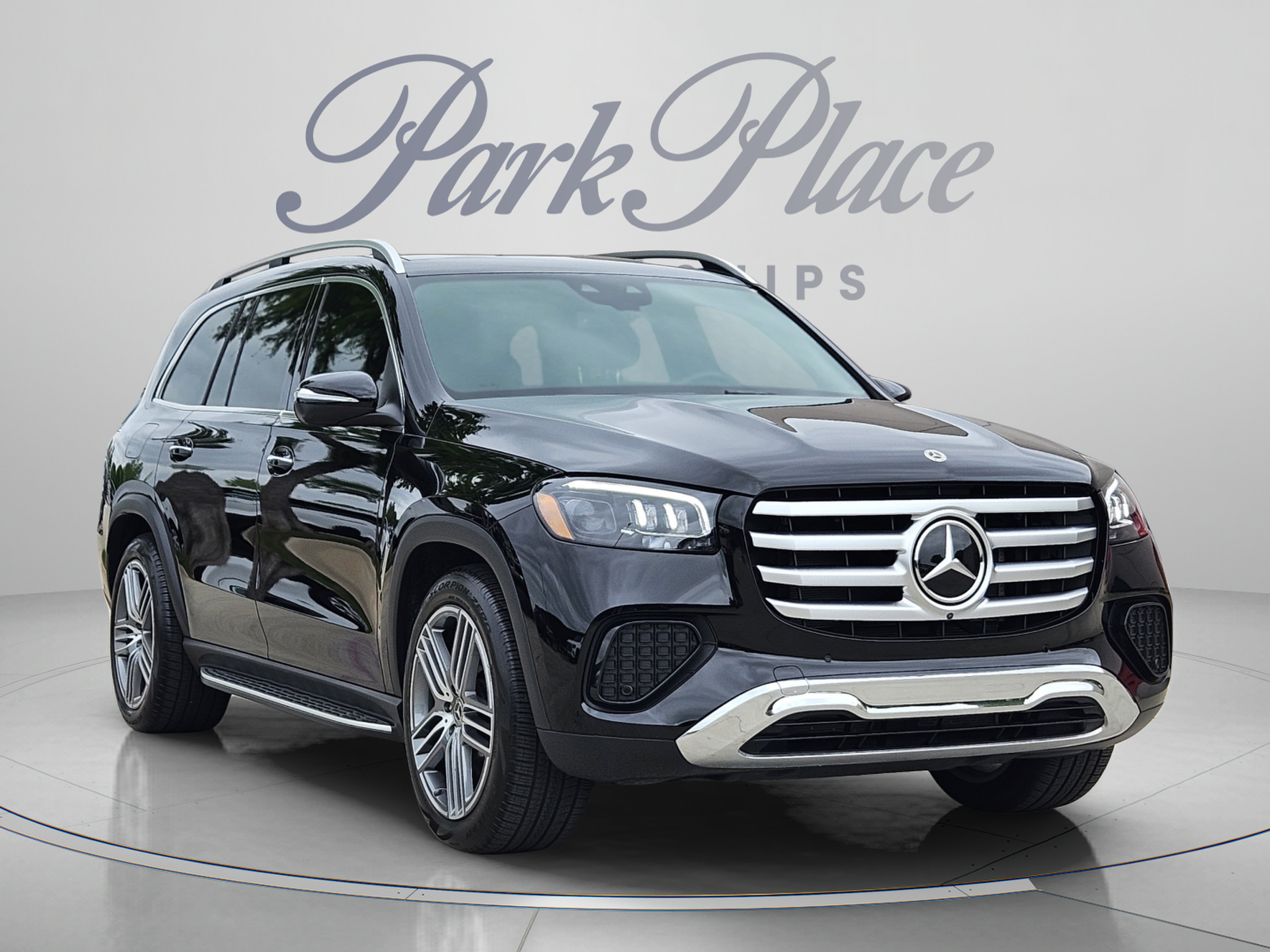 Certified 2026 Mercedes-Benz GLS 450 4MATIC image 4