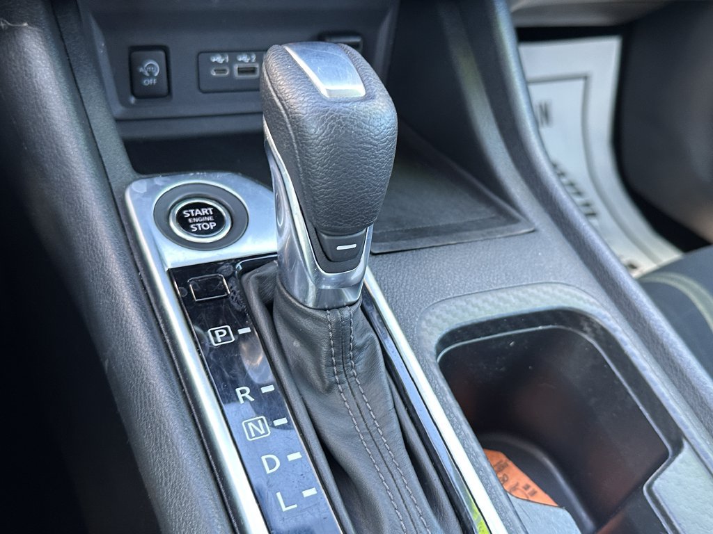 Used 2024 Nissan Sentra SV FWD image 30
