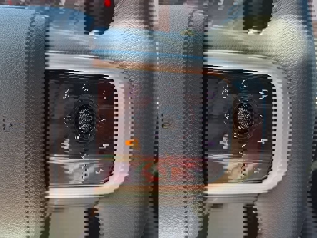 New 2026 Nissan Armada SL w/ Captain's Chari Seat Package image 24