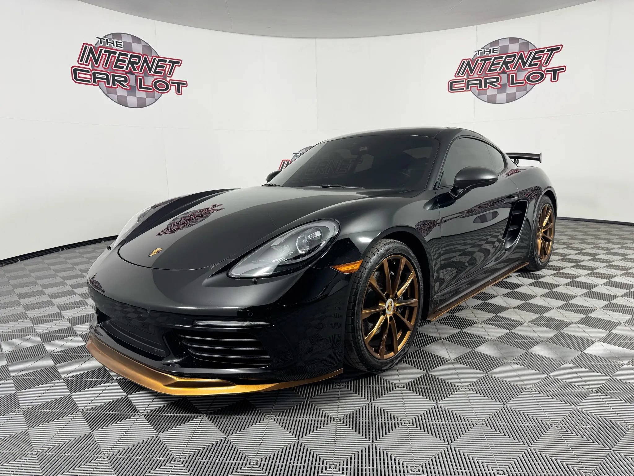 Used 2018 Porsche 718 Cayman image 3