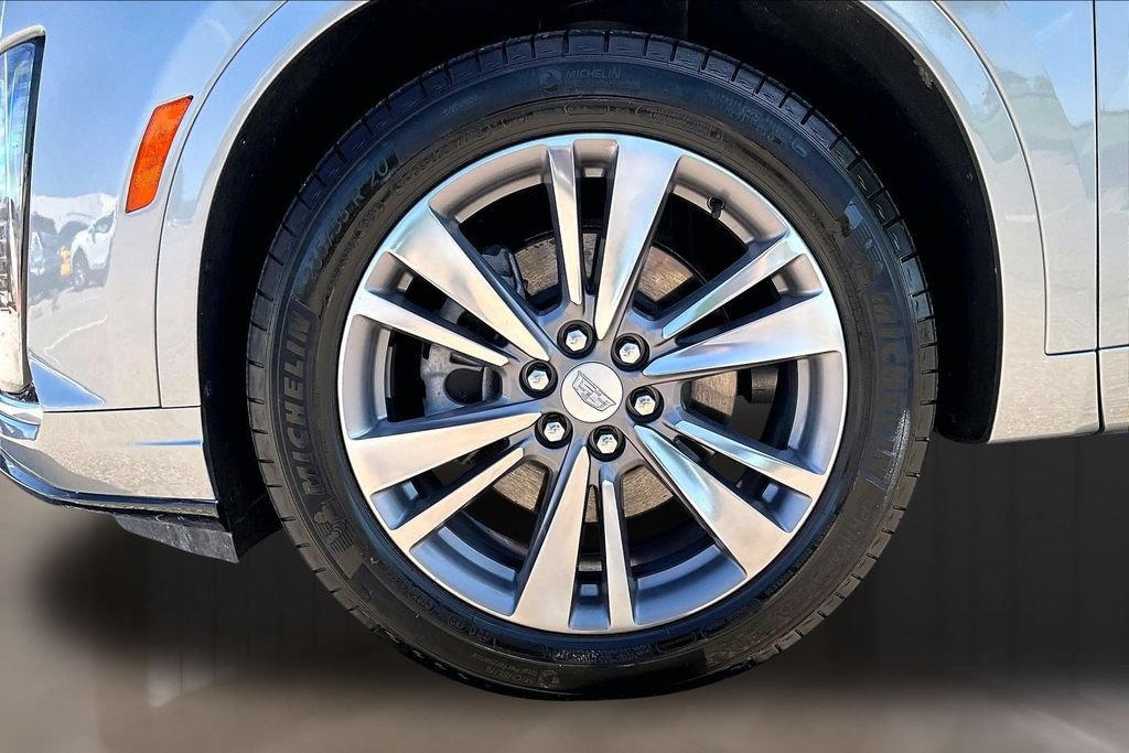 Certified 2025 Cadillac XT6 Premium Luxury AWD/4WD image 8