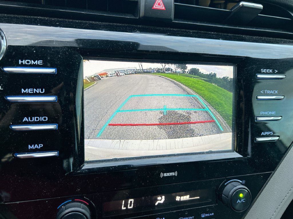 Used 2020 Toyota Camry SE FWD image 23