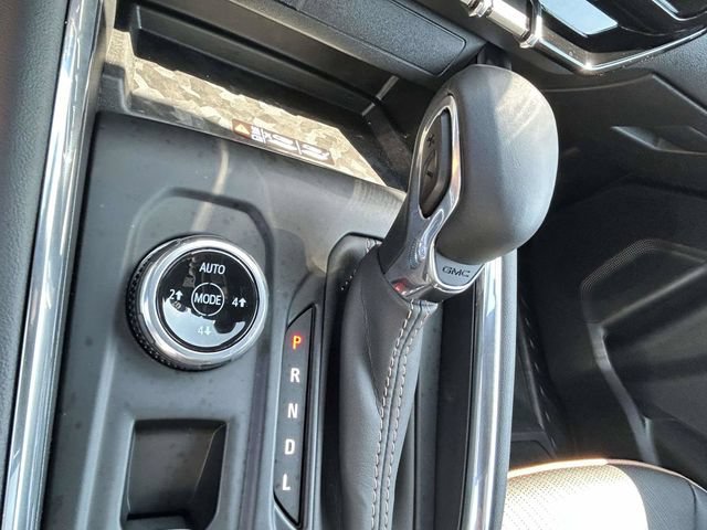 Used 2026 GMC Canyon AT4 w/ Technology Plus Package AWD/4WD image 25