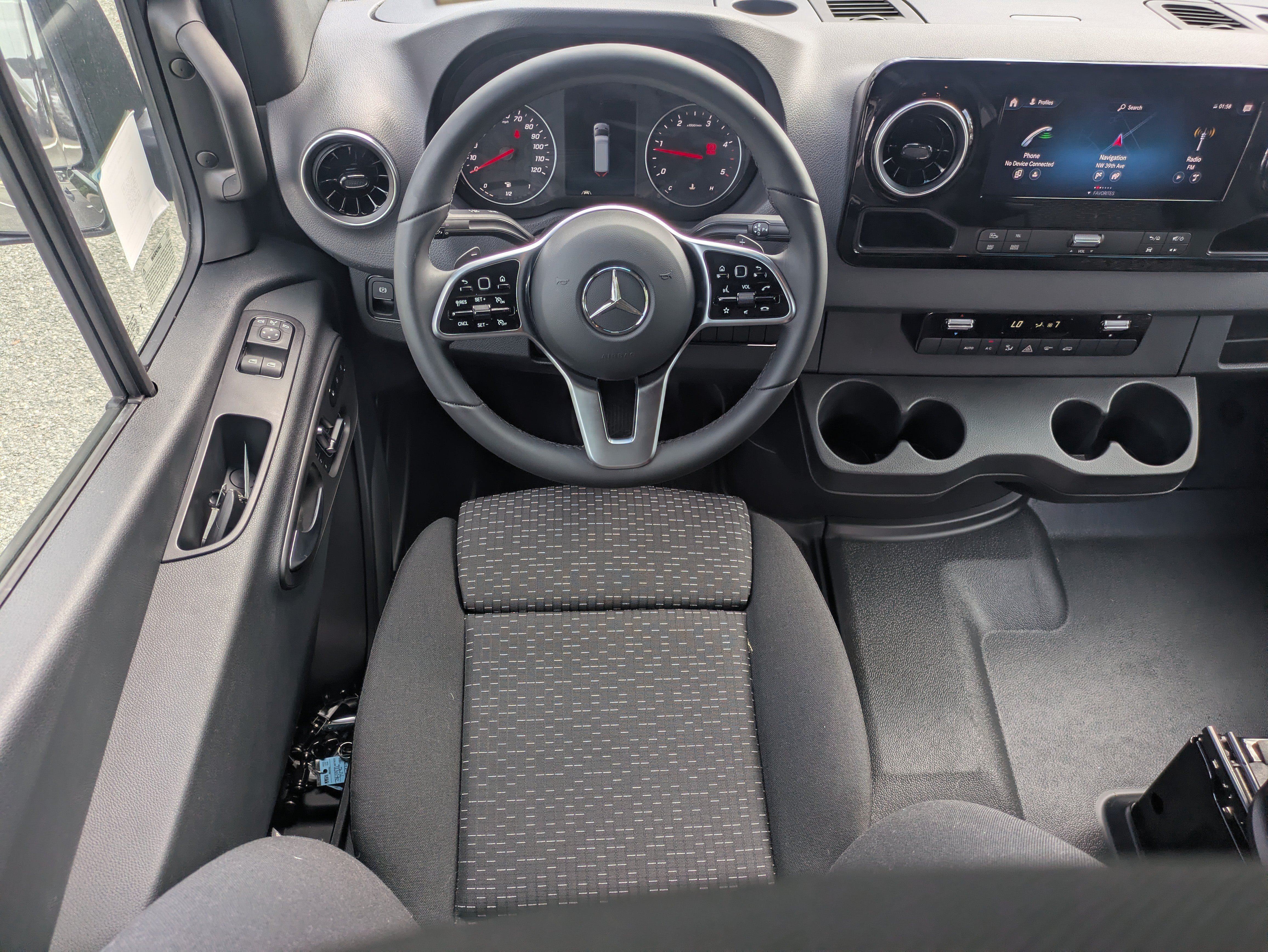 Used 2024 Mercedes-Benz Sprinter 2500 image 14