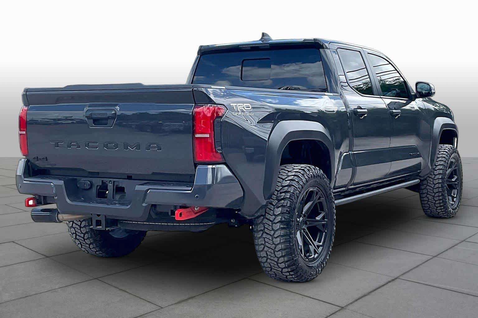 Used 2025 Toyota Tacoma TRD Off-Road w/ TRD Off Road Upgrade Package AWD/4WD image 13