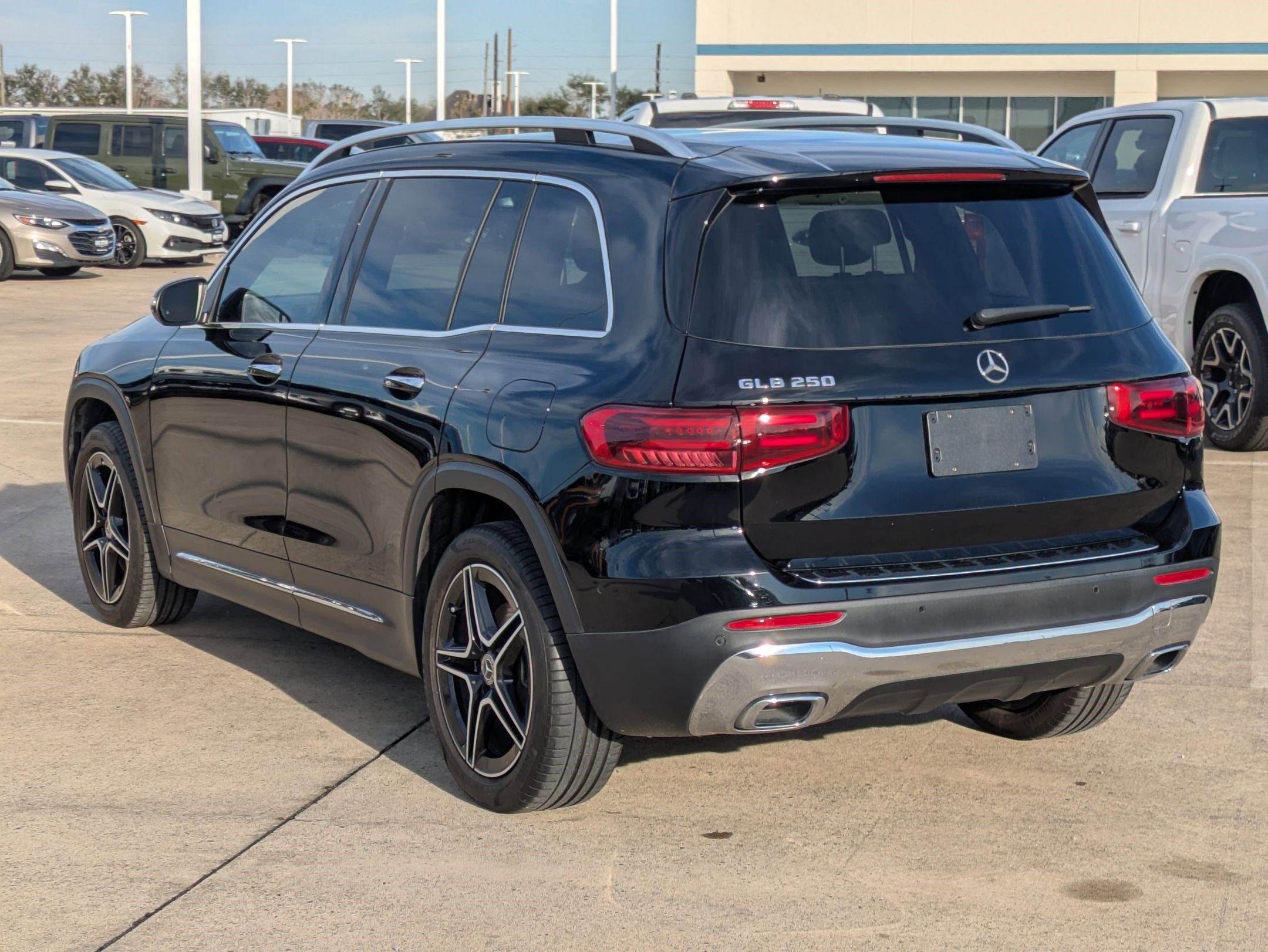 Used 2024 Mercedes-Benz GLB 250 image 6