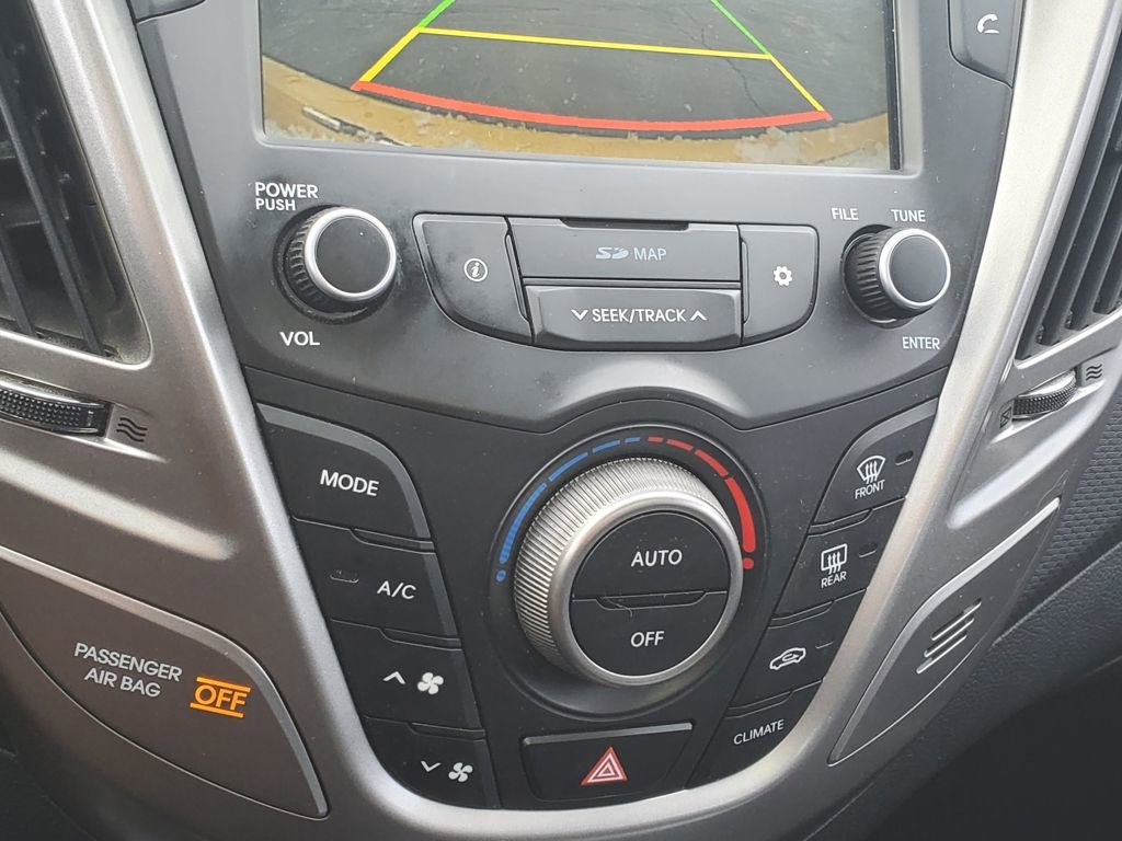 Used 2017 Hyundai Veloster Value Edition image 22