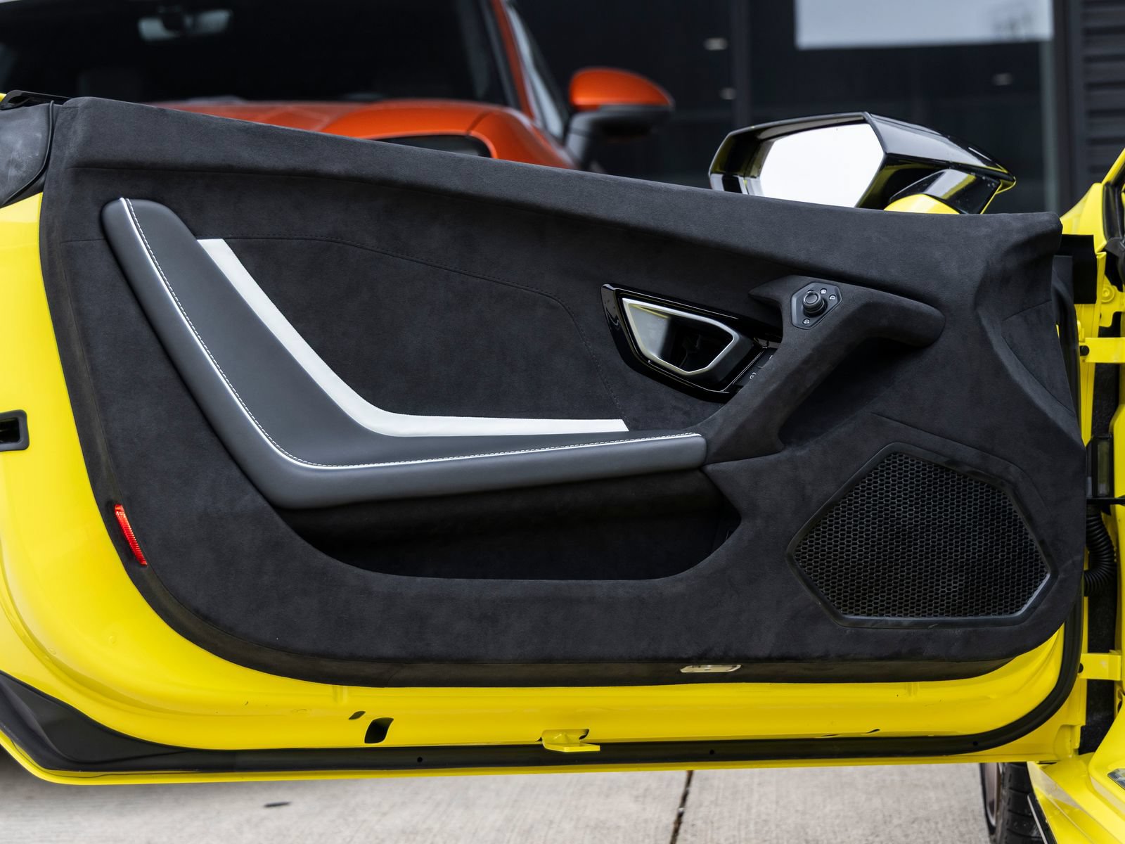Used 2023 Lamborghini Huracan Tecnica RWD image 18