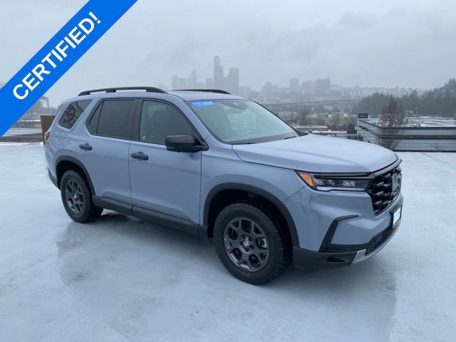 Certified 2025 Honda Pilot TrailSport image 1