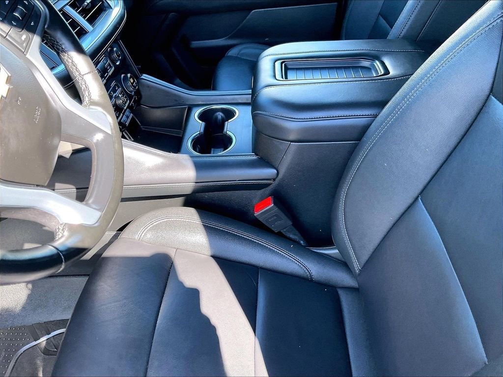 Used 2024 Chevrolet Suburban LT w/ LT Signature Package AWD/4WD image 21