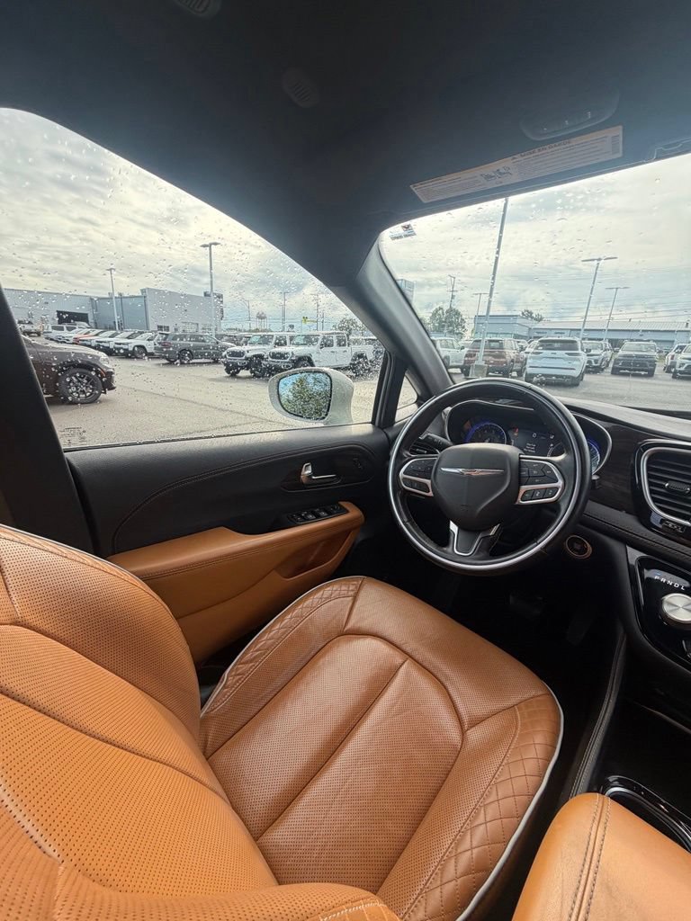 Used 2021 Chrysler Pacifica Pinnacle AWD/4WD image 13