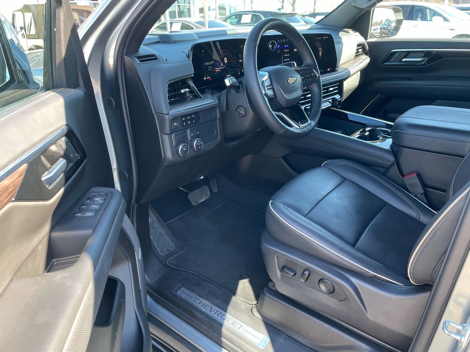 Used 2025 Chevrolet Tahoe Premier image 15