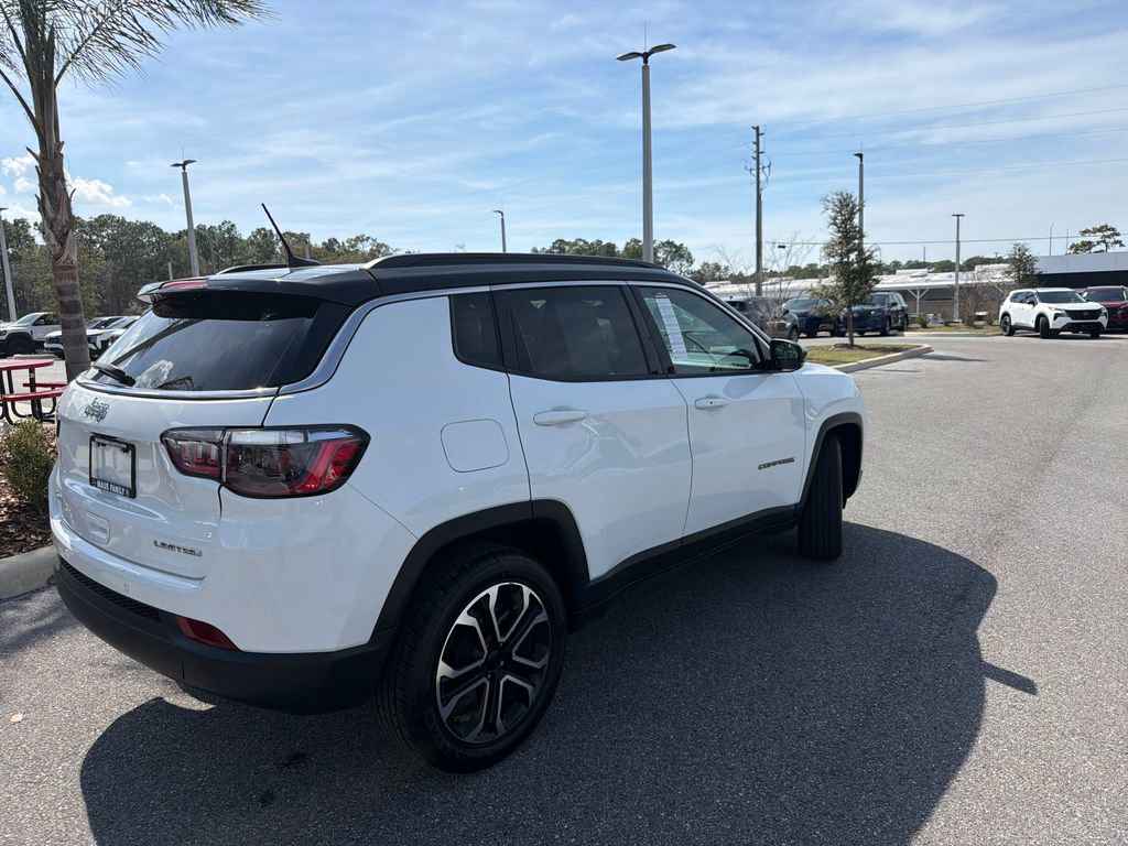 Used 2024 Jeep Compass Limited image 7