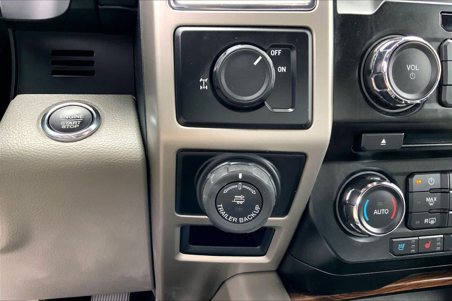 Used 2016 Ford F150 Lariat RWD image 30
