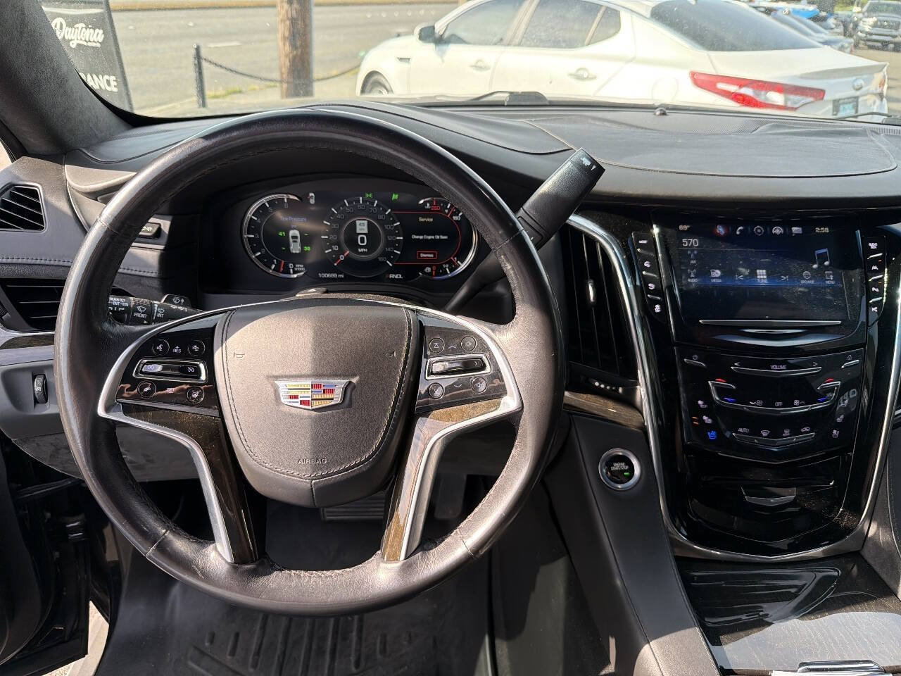 Used 2018 Cadillac Escalade Platinum AWD/4WD image 29
