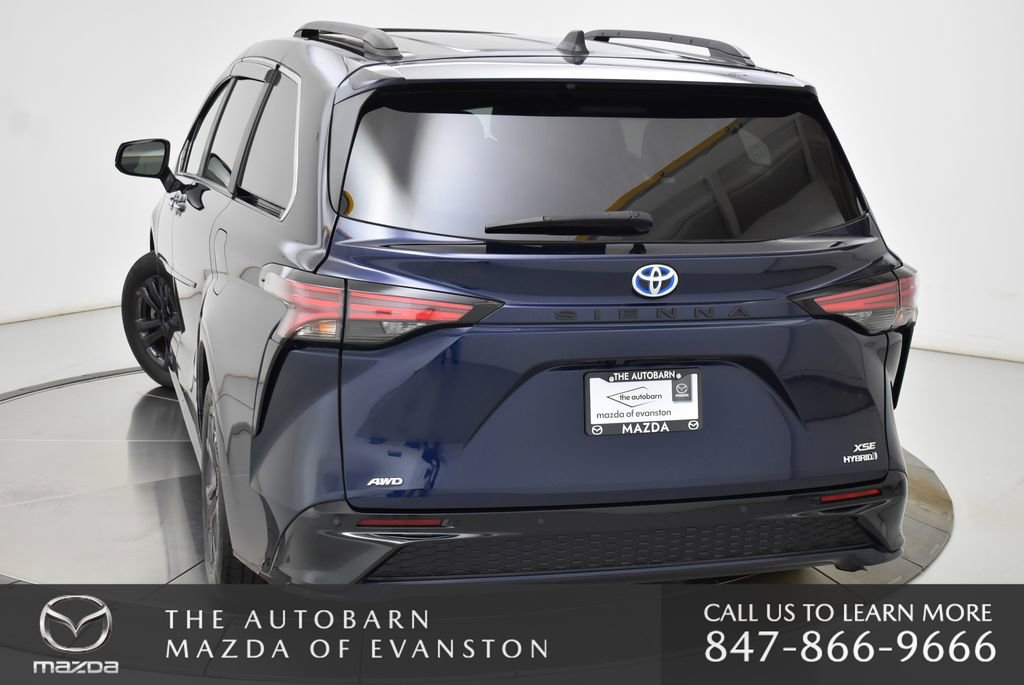 Used 2024 Toyota Sienna XSE AWD/4WD image 7