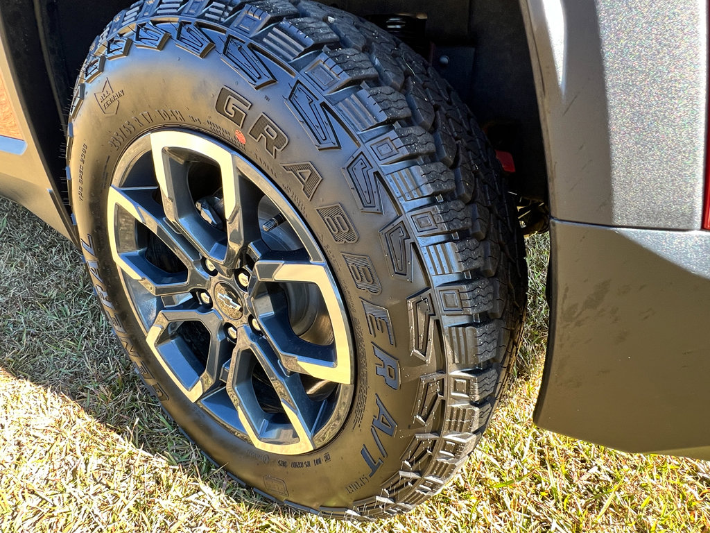 New 2026 Chevrolet Equinox ACTIV w/ Safety and Technology Package image 23