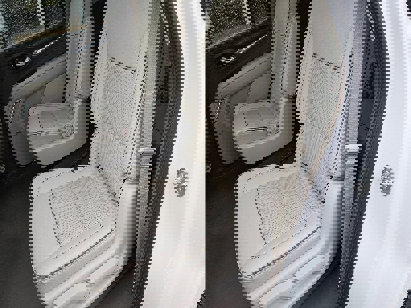 Used 2021 GMC Yukon Denali w/ Denali Premium Package image 27