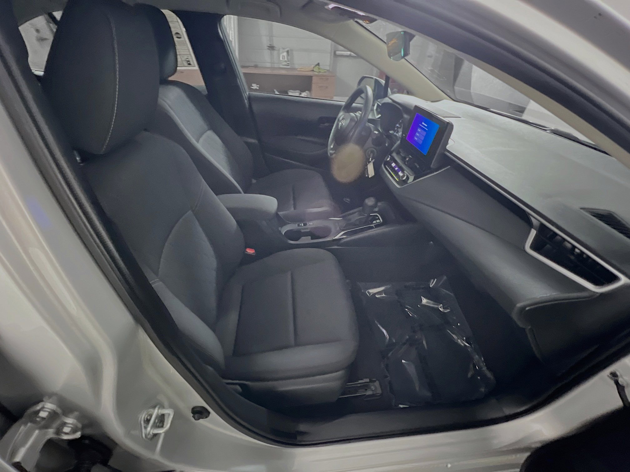 Used 2023 Toyota Corolla LE image 31