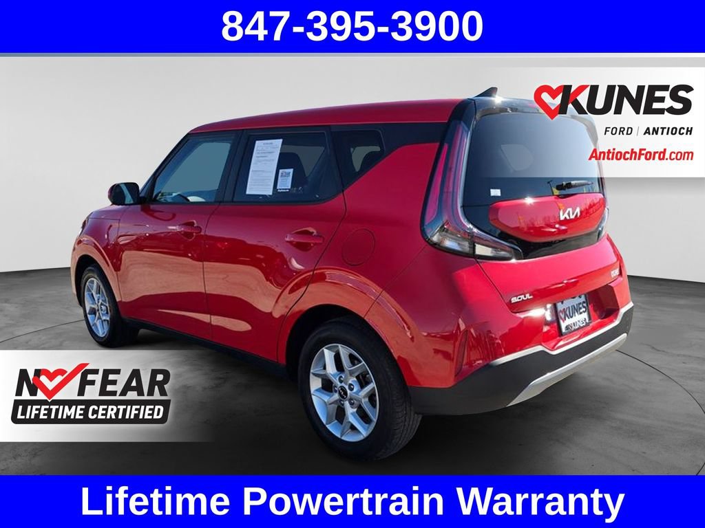 Used 2025 Kia Soul LX w/ LX Technology Package FWD image 7
