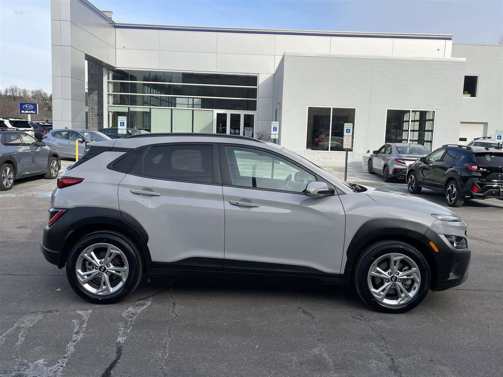 Used 2023 Hyundai Kona SEL AWD/4WD image 6