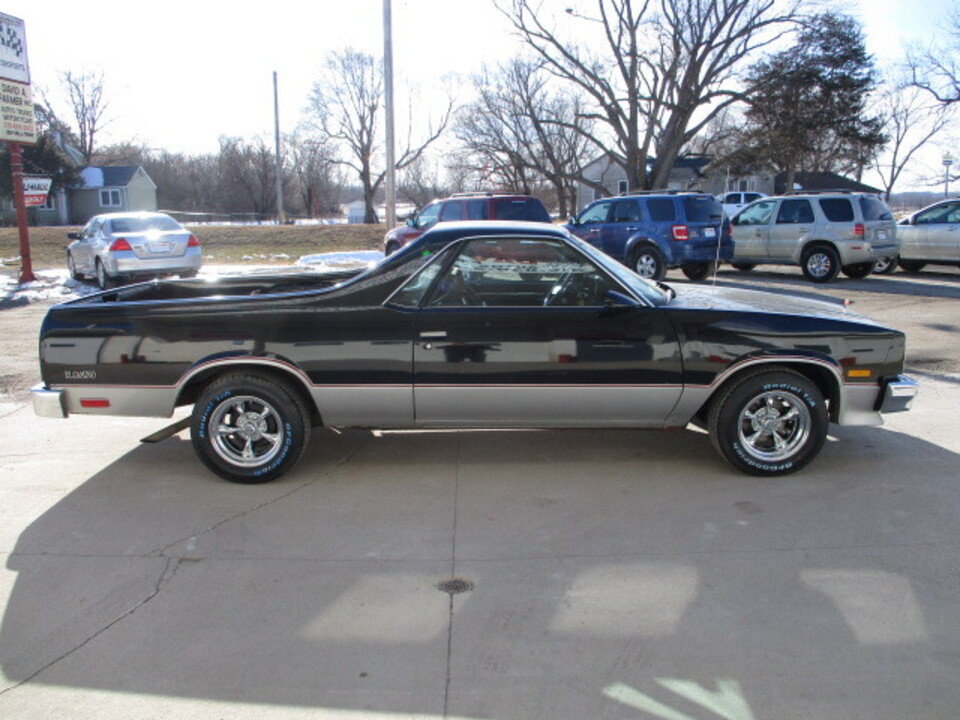 Used 1987 Chevrolet El Camino V8 RWD image 2