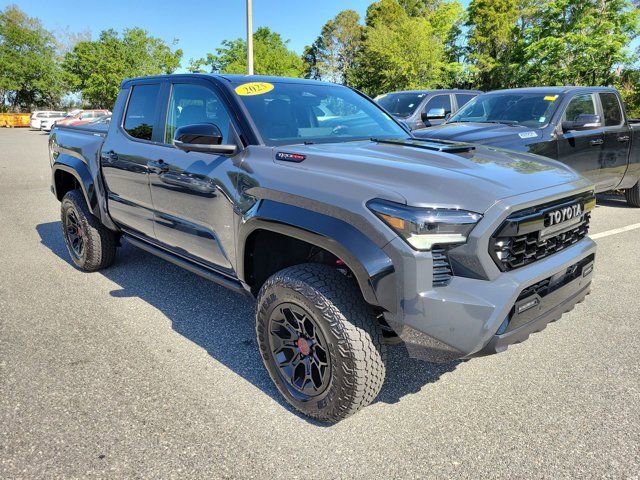 Used 2025 Toyota Tacoma TRD Pro AWD/4WD image 8