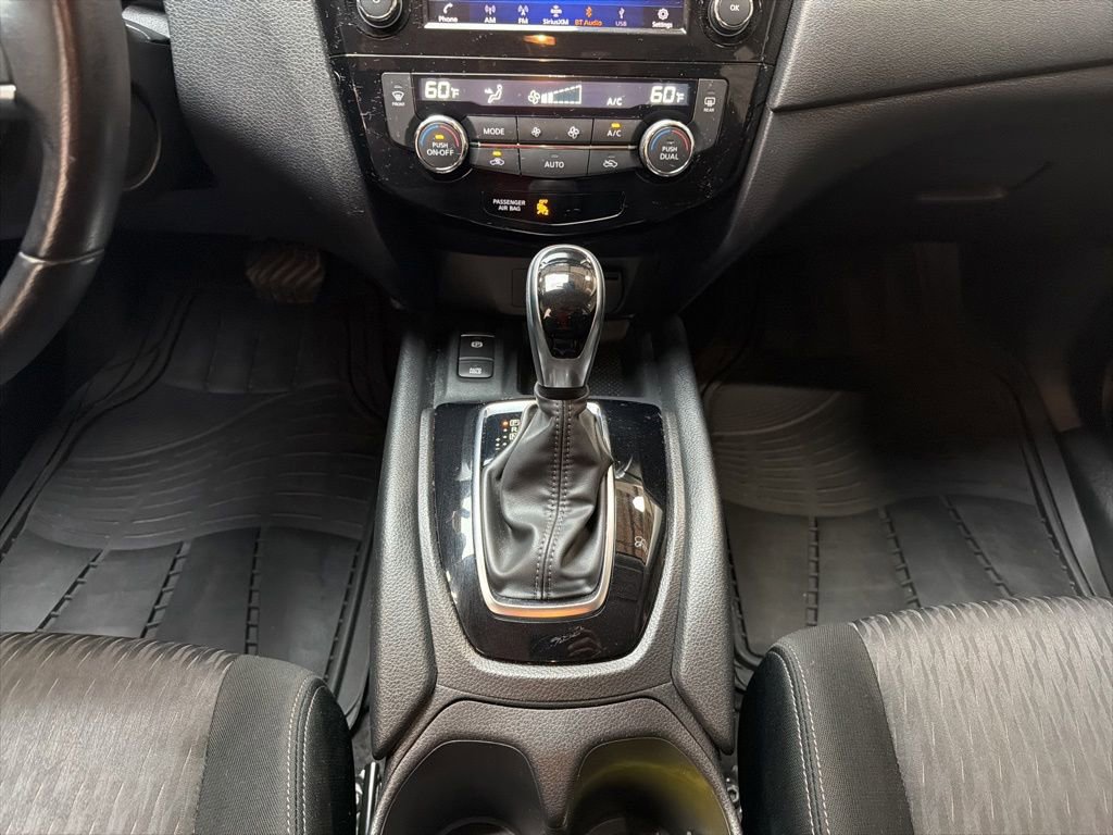 Used 2020 Nissan Rogue SV w/ Premium Package FWD image 20