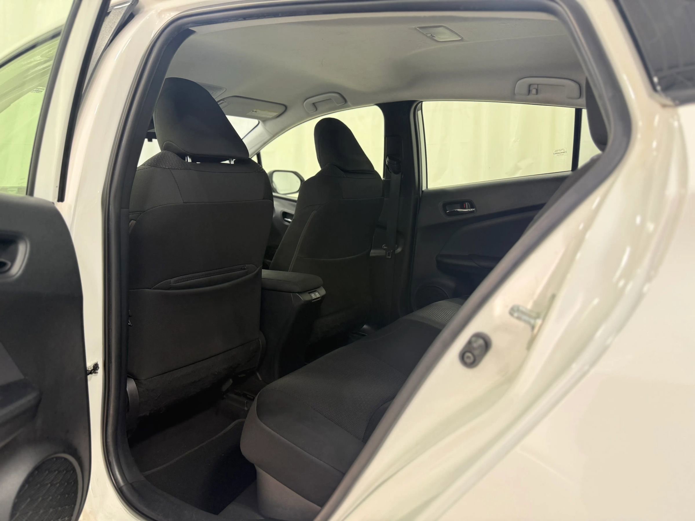 Used 2021 Toyota Prius LE image 37