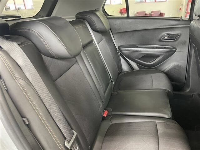 Used 2022 Chevrolet Trax LT w/ Driver Confidence Package AWD/4WD image 27