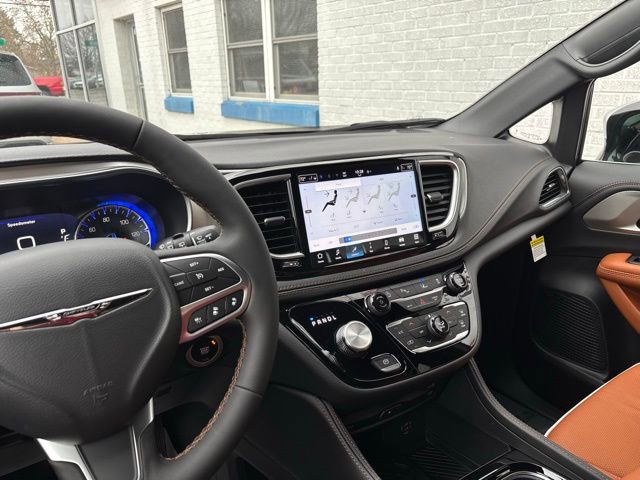 New 2026 Chrysler Pacifica Pinnacle image 25