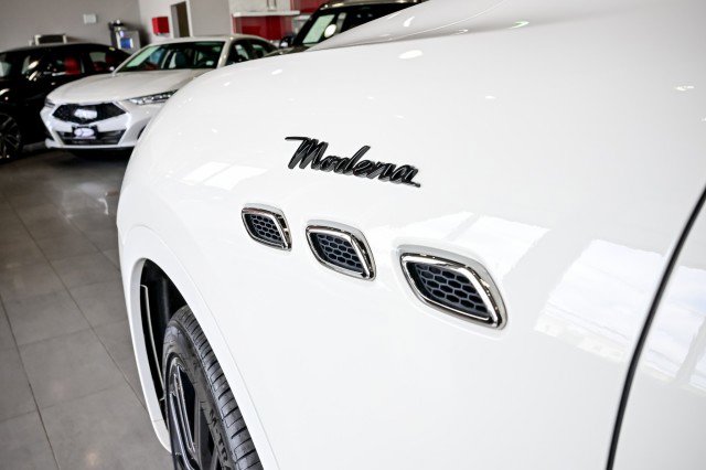 Used 2022 Maserati Levante Modena AWD/4WD image 38
