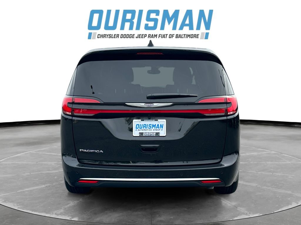 New 2026 Chrysler Pacifica Select image 5